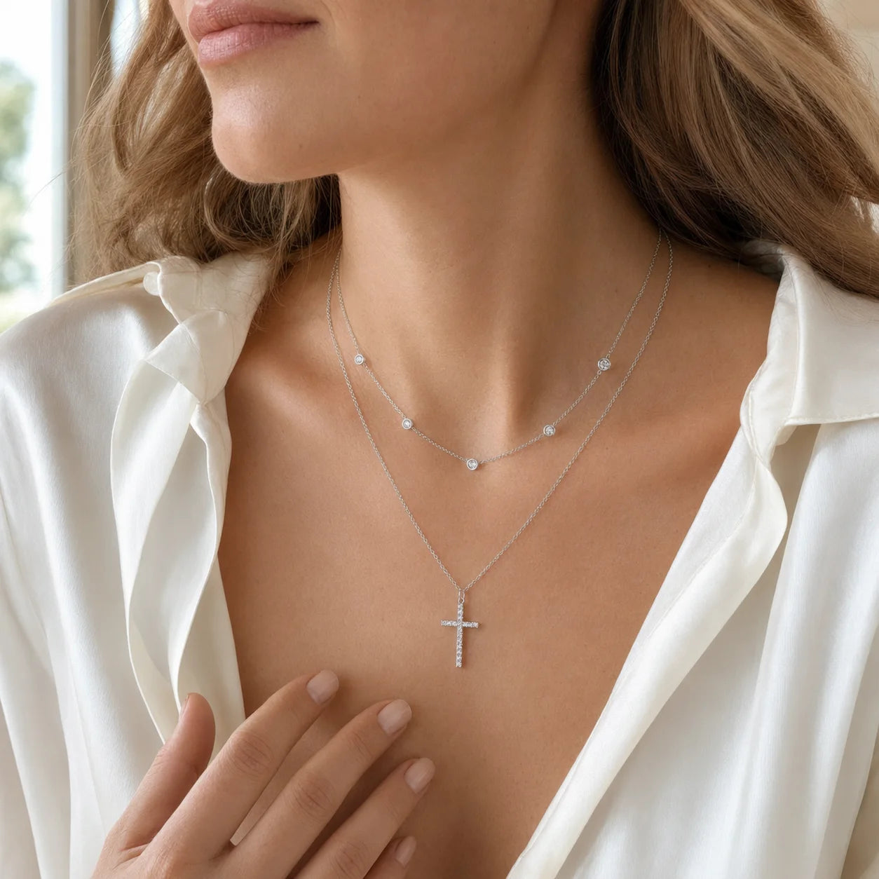 Hongong B1-283 Minimalist Stainless Steel Cross Necklace with Shiny Zircon