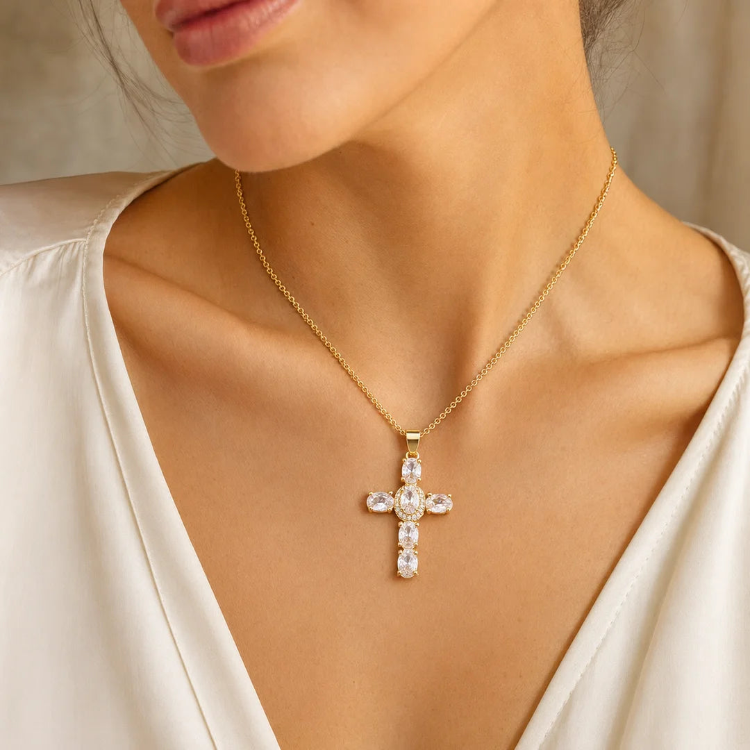 Fashion Cross Pendant Collarbone Necklace for Women