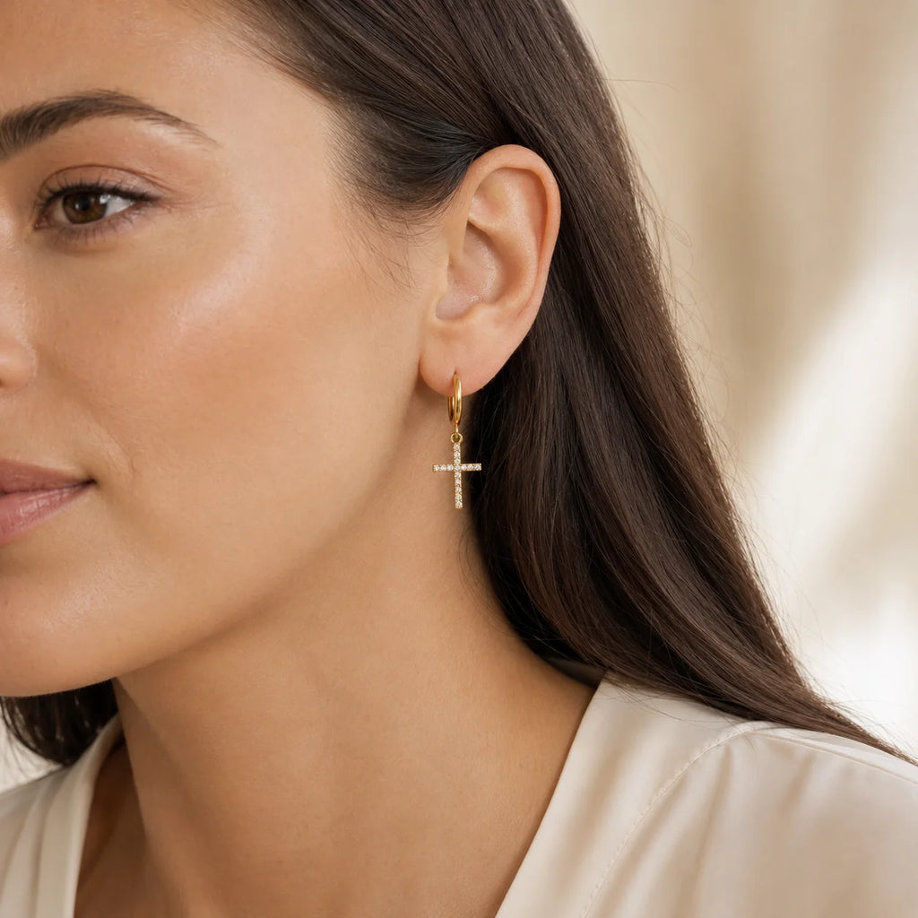 Minimalist 18K Gold Plated Cross Zircon Necklace – Stainless Steel Jewelry