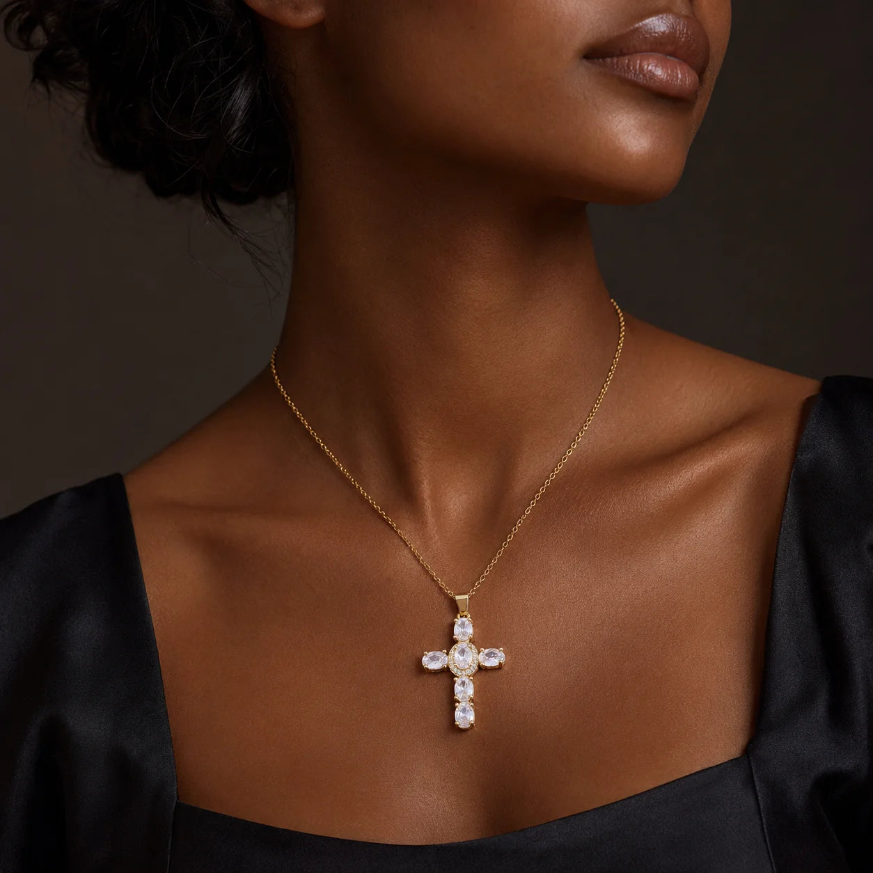 Fashion Cross Pendant Collarbone Necklace for Women