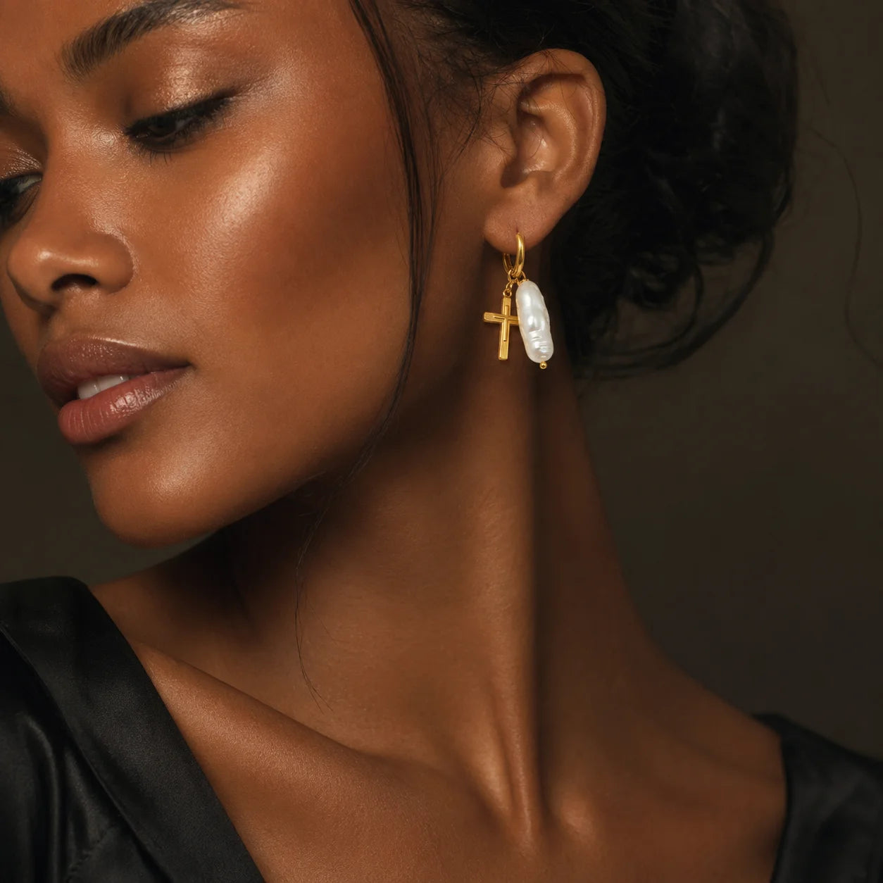 Elegant Pearl Cross Earrings – 18K Gold Stainless Steel Jewelry