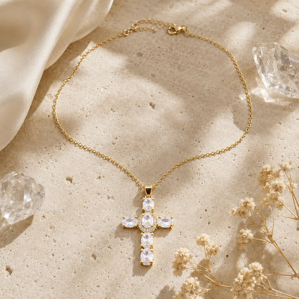 Fashion Cross Pendant Collarbone Necklace for Women