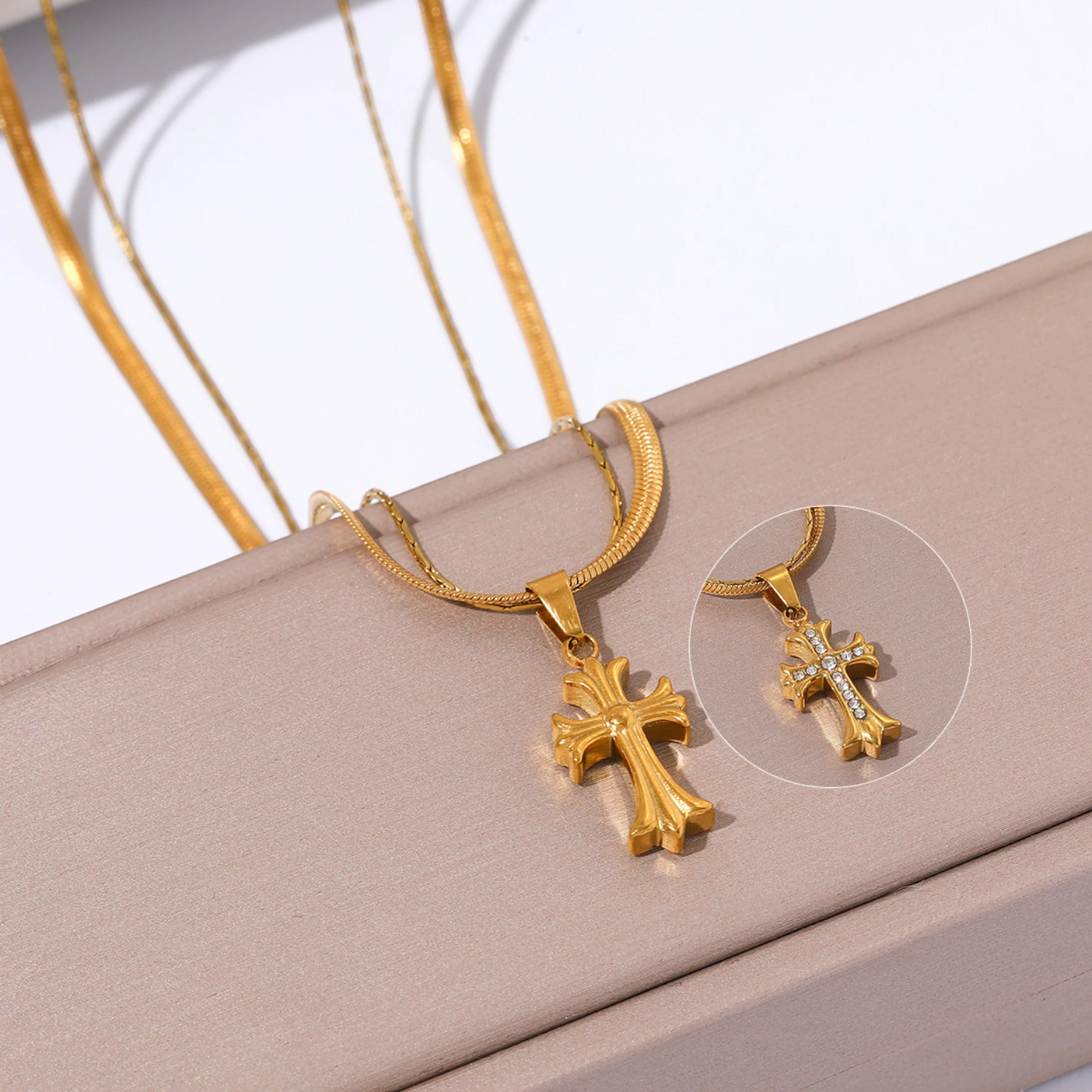 Chic Cross Pendant Necklace in 316L Stainless Steel – 18K Gold PVD Plated