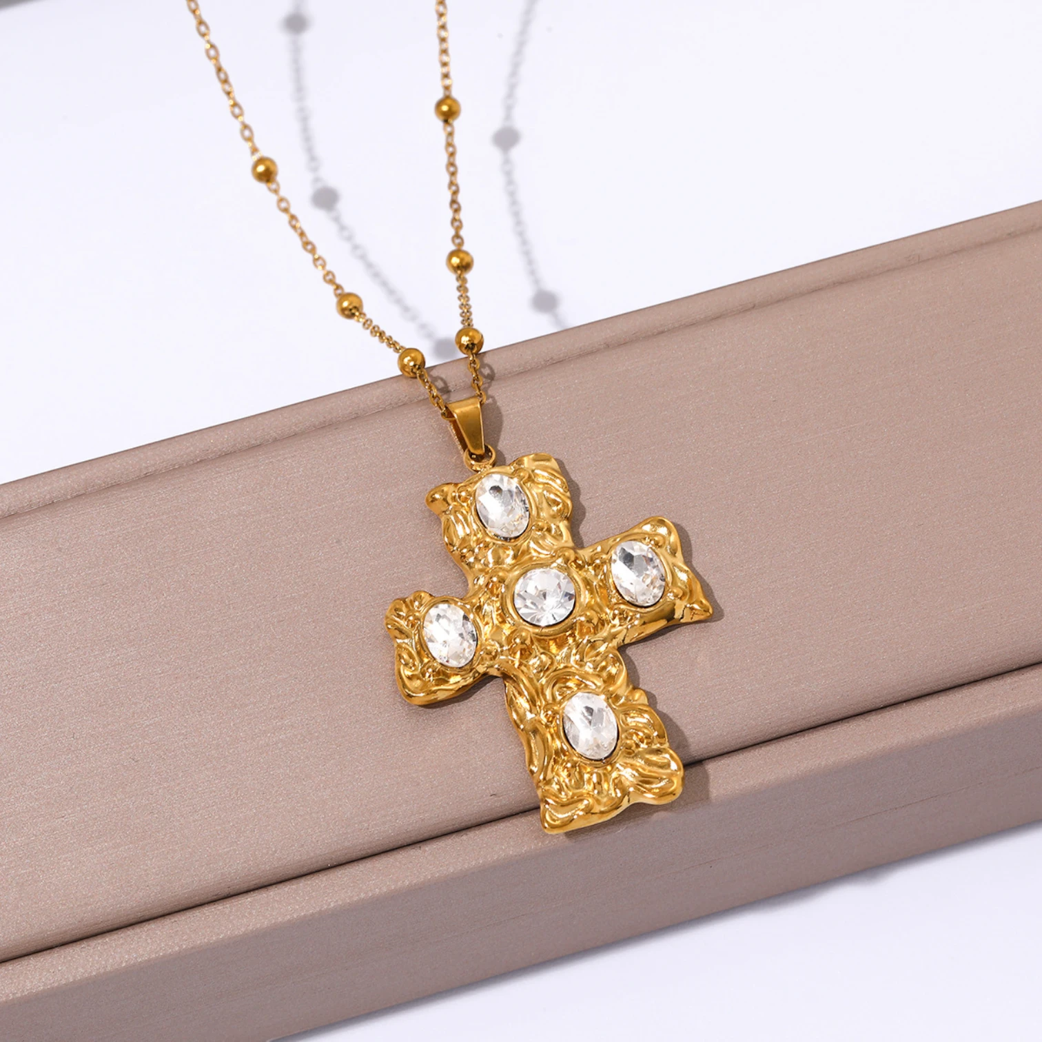 Chic Cross Pendant Necklace in 316L Stainless Steel – 18K Gold PVD Plated