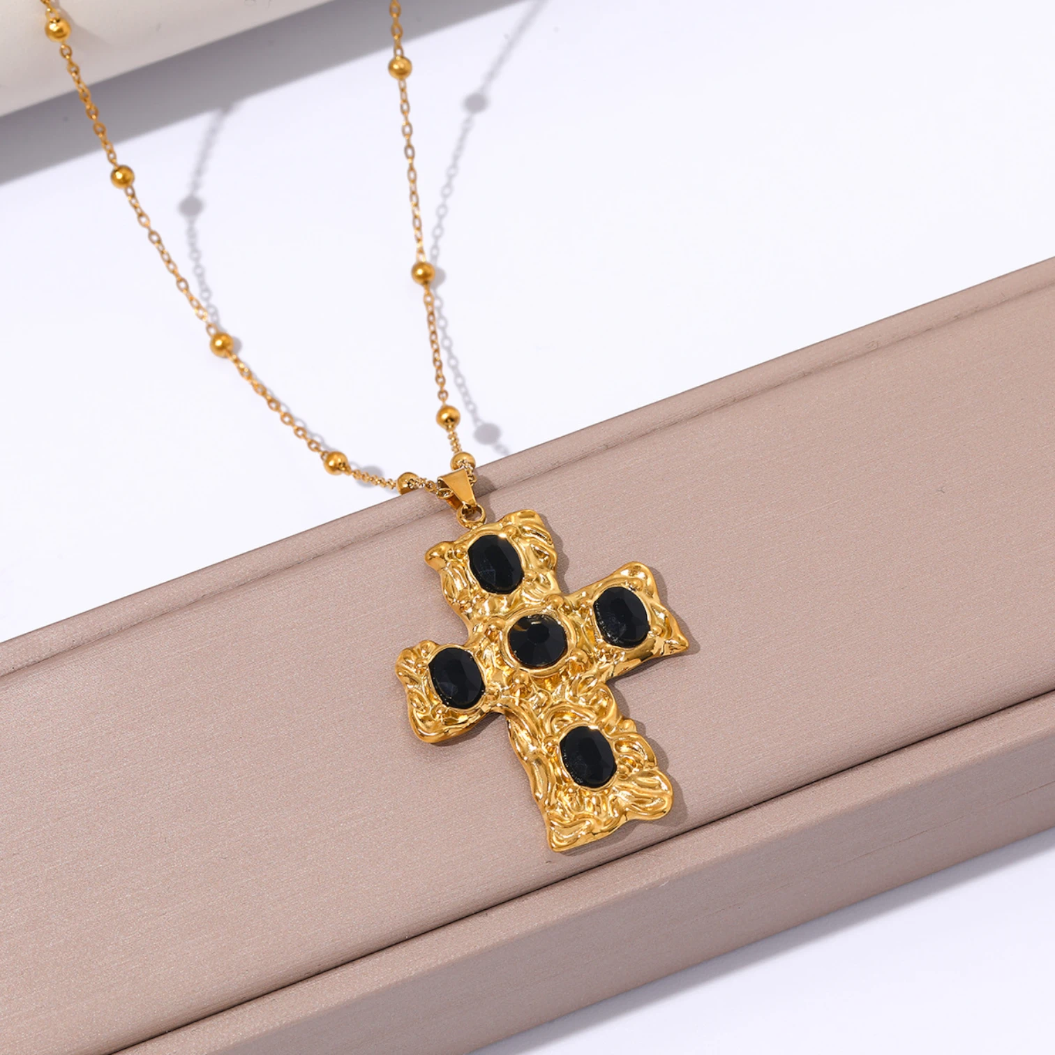 Chic Cross Pendant Necklace in 316L Stainless Steel – 18K Gold PVD Plated