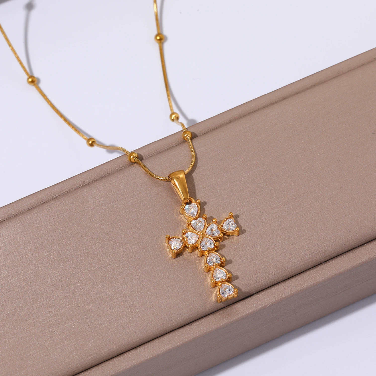 Chic Cross Pendant Necklace in 316L Stainless Steel – 18K Gold PVD Plated