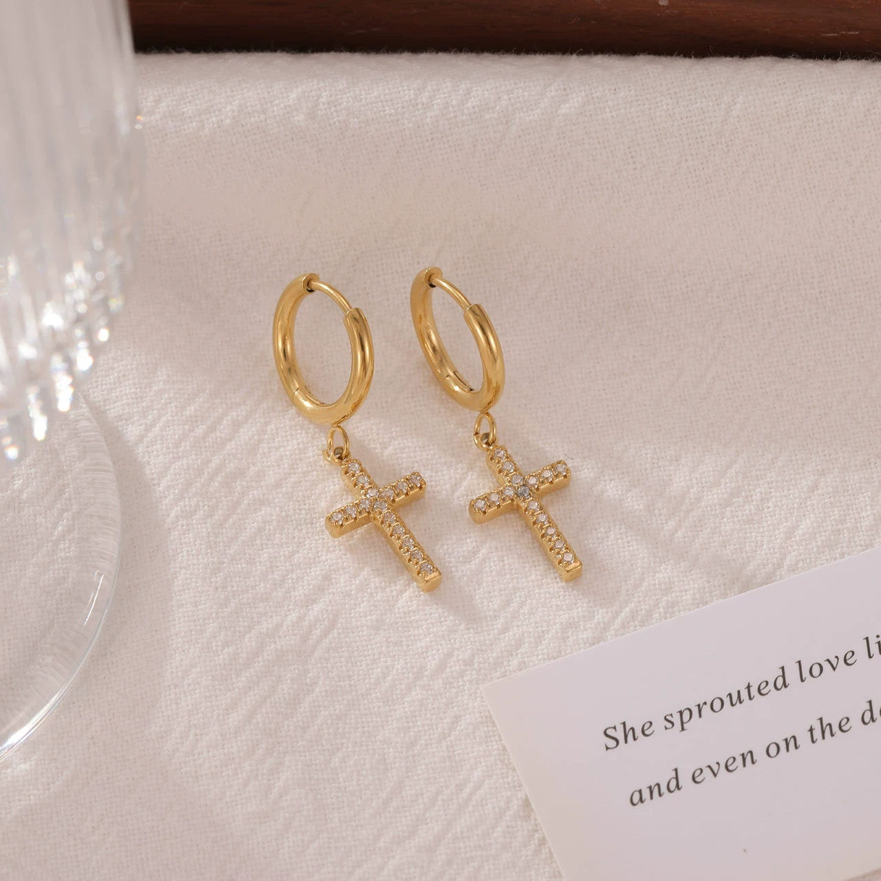 Minimalist 18K Gold Plated Cross Zircon Necklace – Stainless Steel Jewelry
