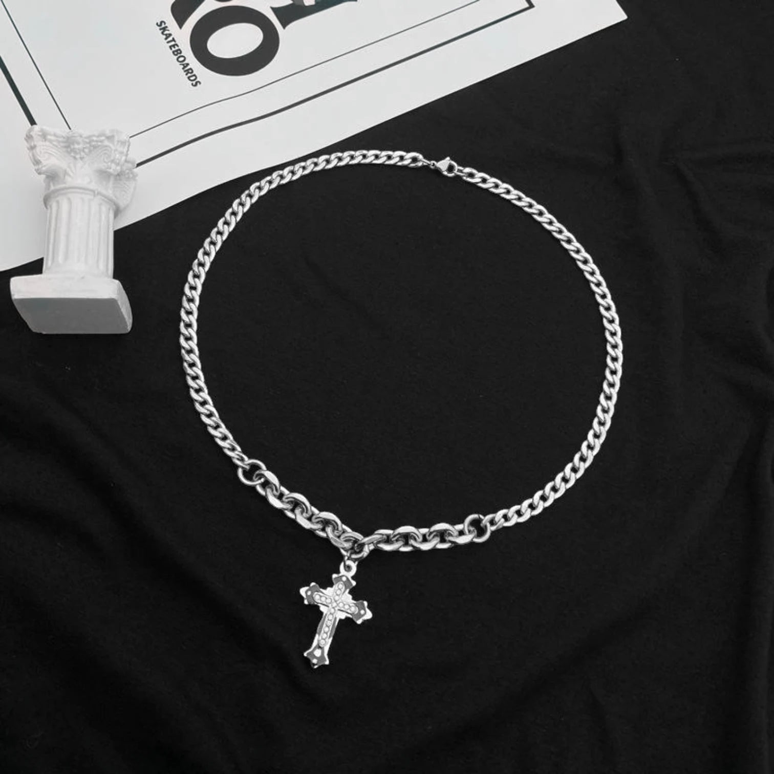 Luxury Titanium Steel Cross Clavicle Necklace – Hip Hop Men’s Jewelry