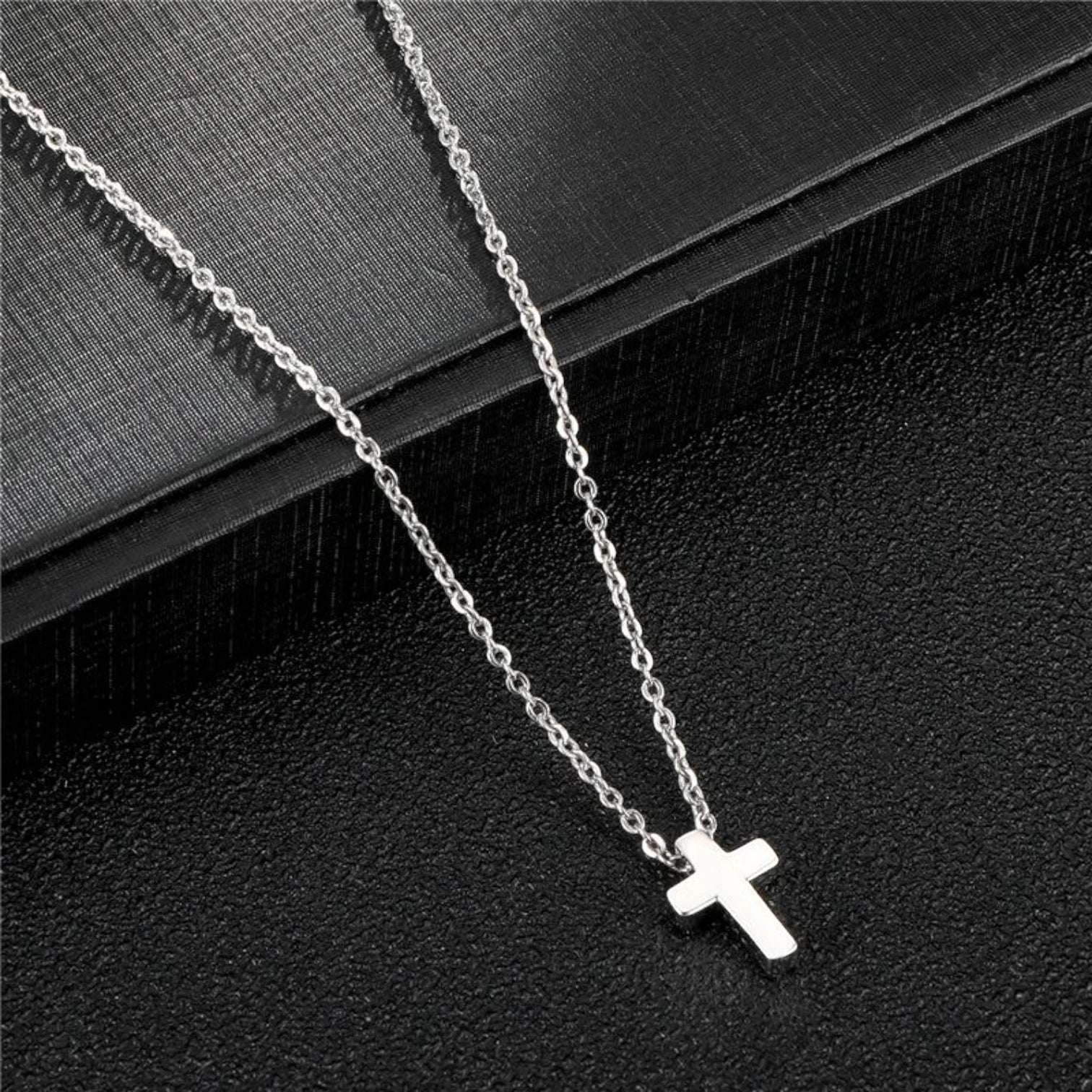 Modern Brushed Cross Pendant Necklace – Stylish Unisex Jewelry