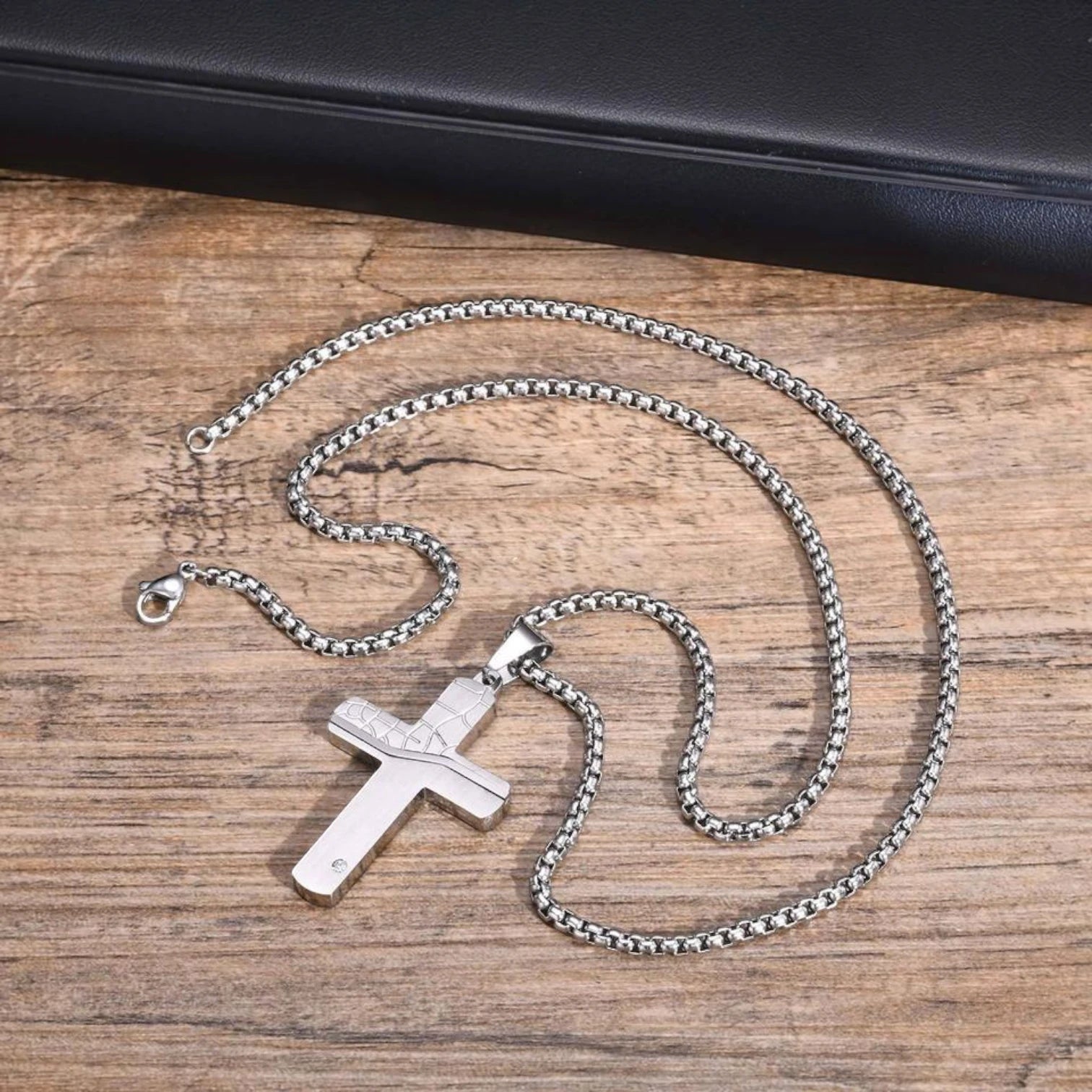Punk Cracked Cross Pendant Necklace – Stainless Steel Zircon Jewelry